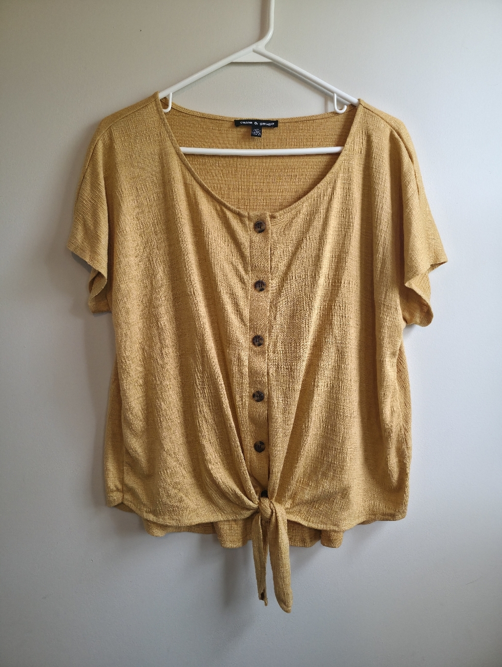 Cable & Gauge Mustard Button-Front Tie-Hem Top - Women's Size Large